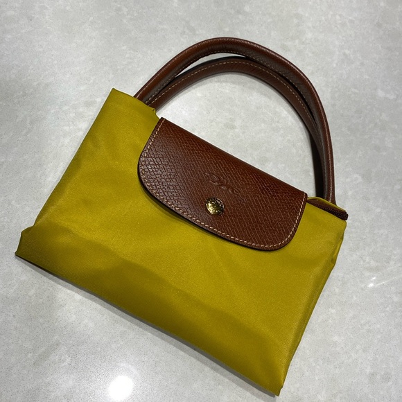 New Authentic Longchamp Yellow Nylon Le Pilage Medium Foldable short handle⭐️⭐️ - Picture 5 of 16